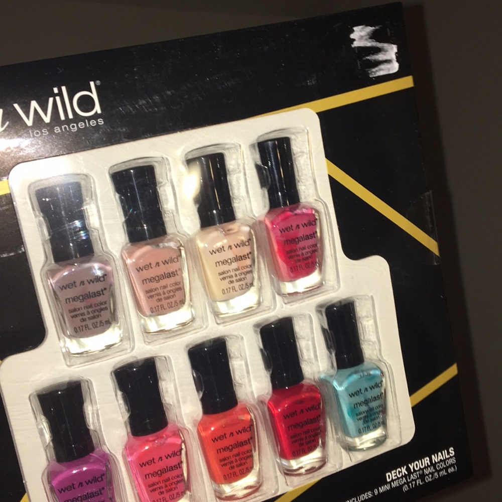 WET N WILD DECK YOUR NAILS SET